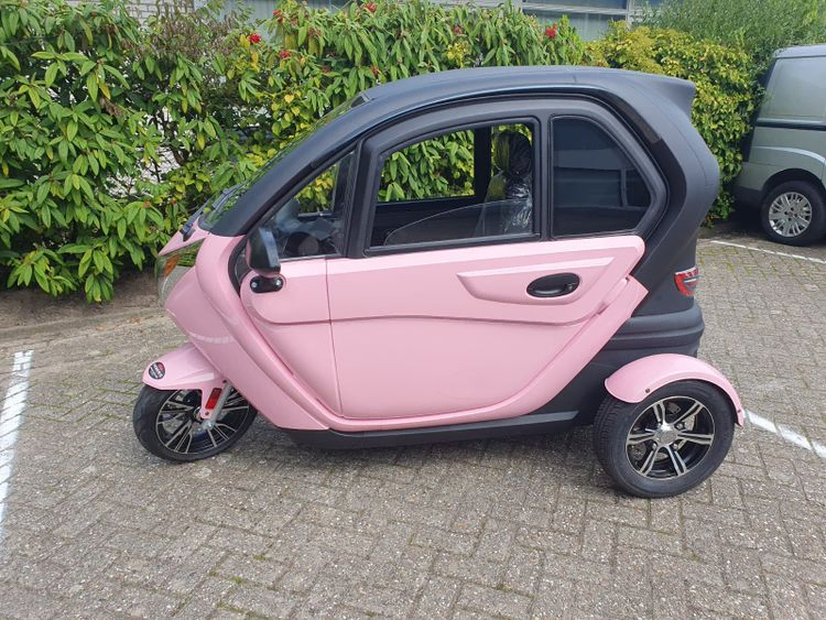 roze trike2500 invalidenvoertuig sieberg city